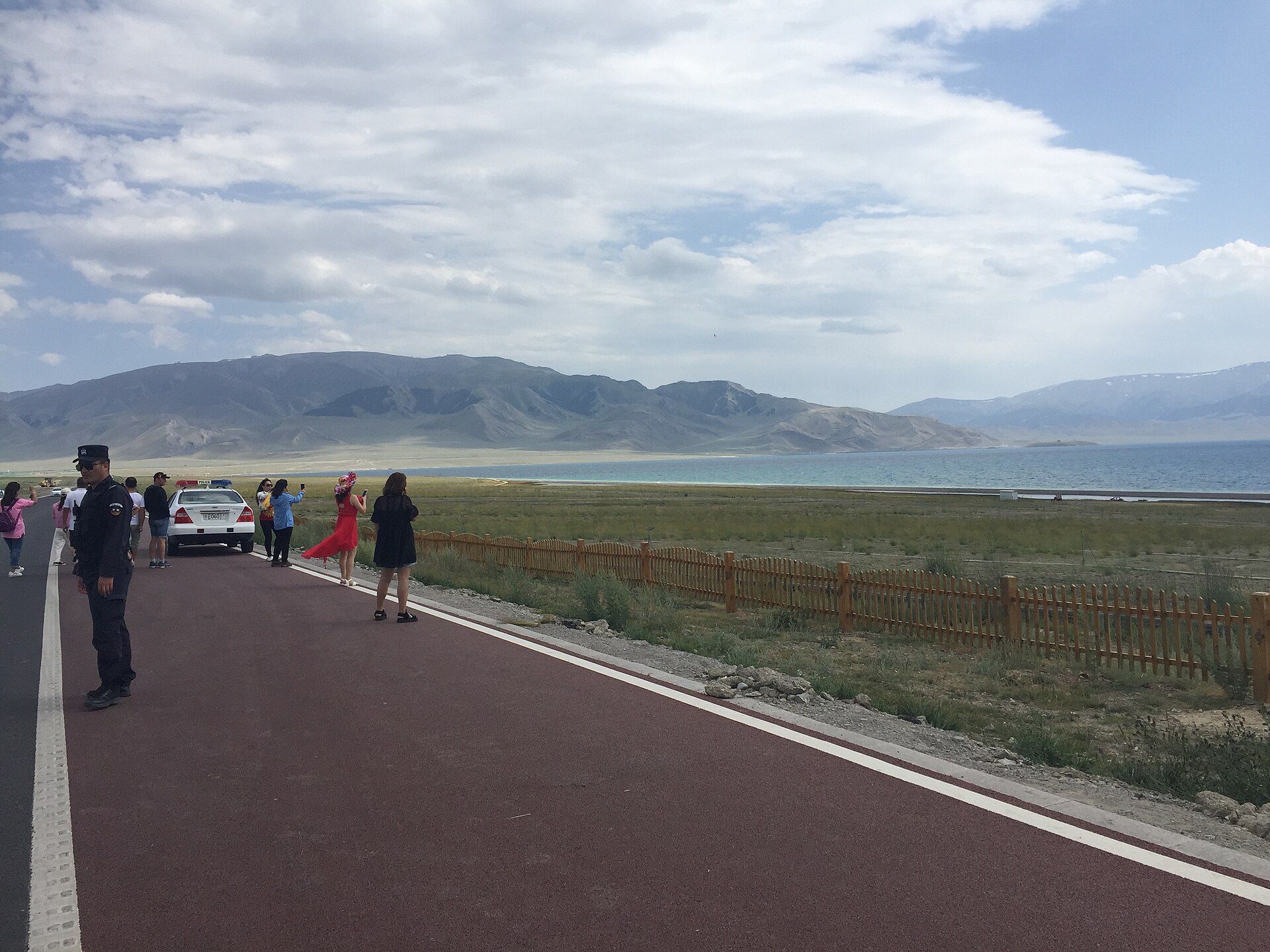 赛里木湖环湖公路骑行